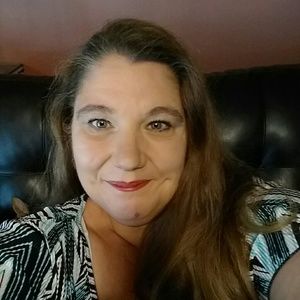 Meet your Posher, Dee